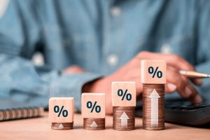 Münzen und Prozentzeichen